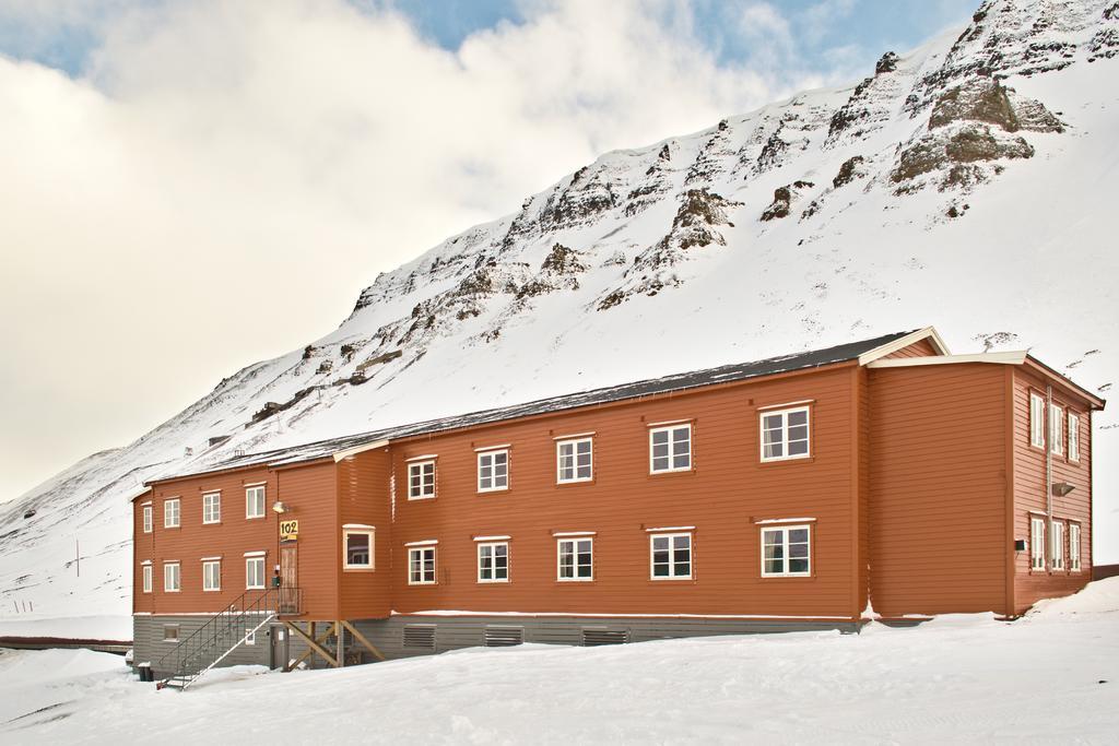 Gjestehuset 102 Hostel Longyearbyen Exterior photo